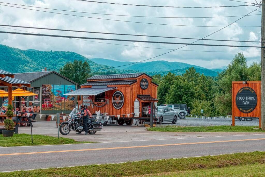 The Moondance Cabin By Lightfoot Stays Vacation Rentals Sevierville Exterior photo
