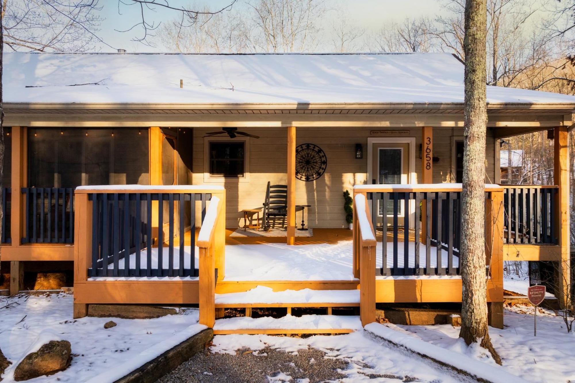 The Moondance Cabin By Lightfoot Stays Vacation Rentals Sevierville Exterior photo