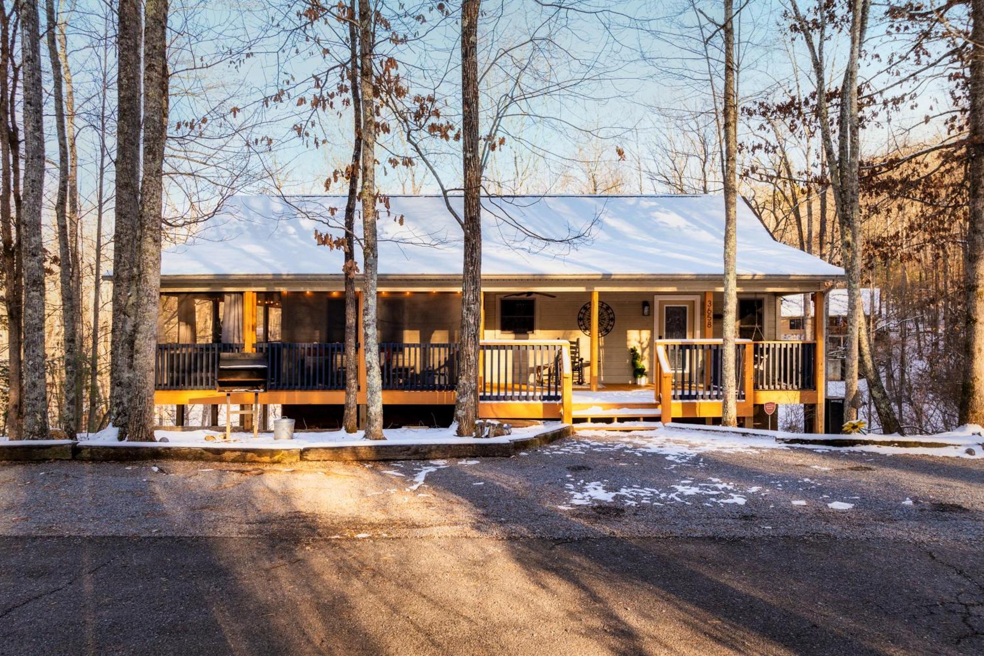 The Moondance Cabin By Lightfoot Stays Vacation Rentals Sevierville Exterior photo